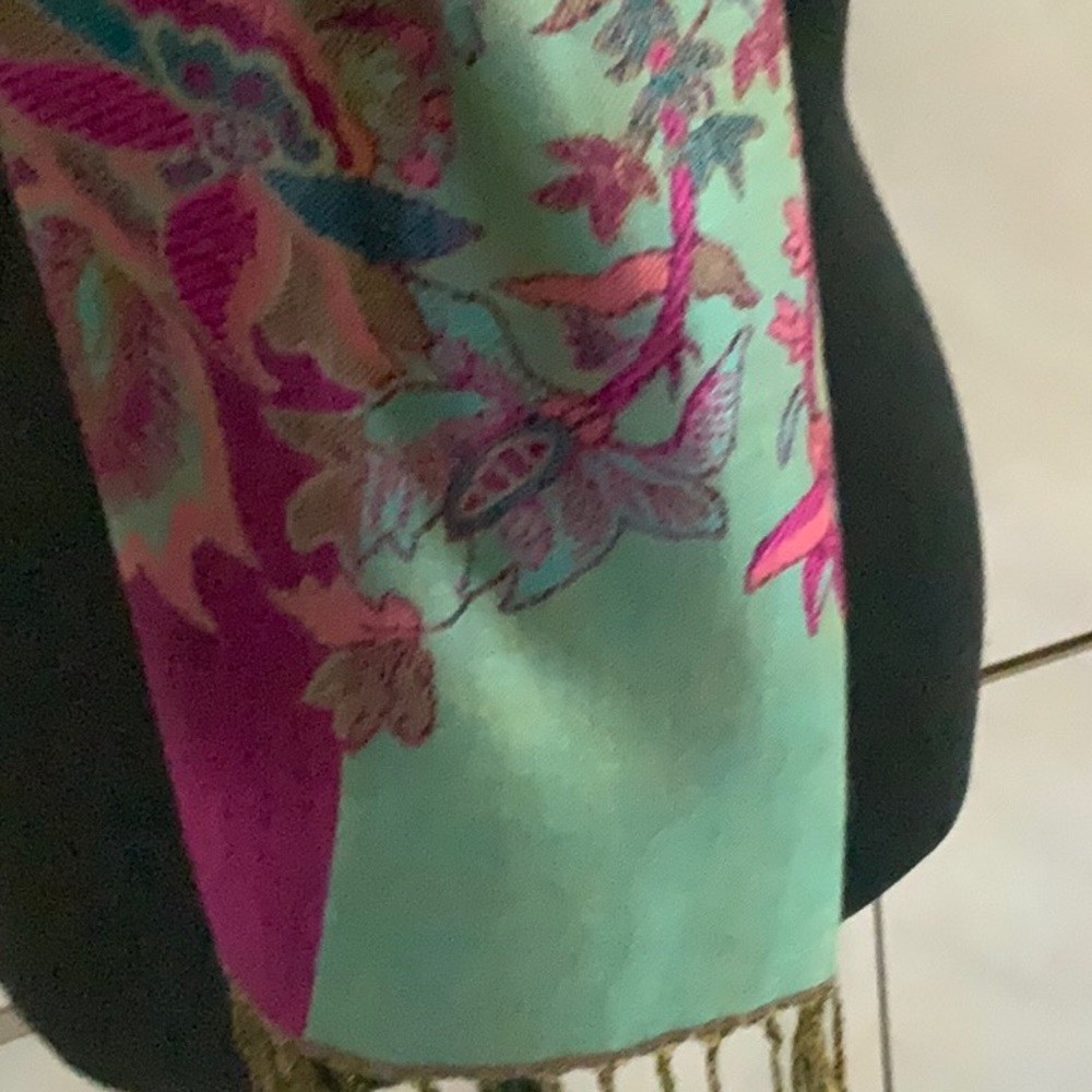 Elegant Floral Scarf from Italy – 100% Viscose, 76” x 28” + Fringe” - Picture 6 of 9